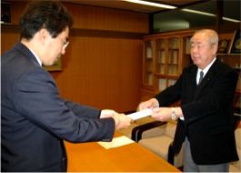 �V���Ј����C�u���ʐ^