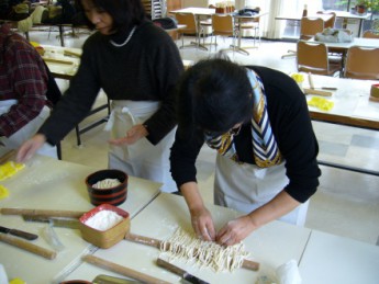 うどん作り体験(1/2)