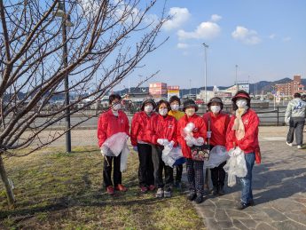 宇野港さくら公園並木道の清掃