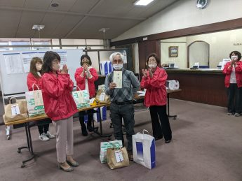 チャリティ親睦ゴルフコンペを開催