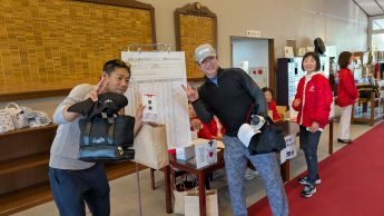 チャリティ親睦ゴルフコンペを開催