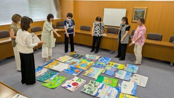 令和7年度小学生「環境･ｺﾞﾐ･省資源･省ｴﾈﾙｷﾞｰ」作文･絵画･ﾎﾟｽﾀｰｺﾝｸｰﾙを開催