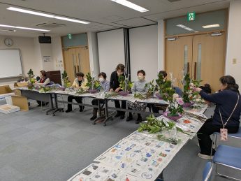 12月例会・フラワーアレンジ教室 ＆ ミニバザー
